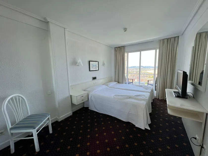 Hotel Miramar Laredo - Image 1