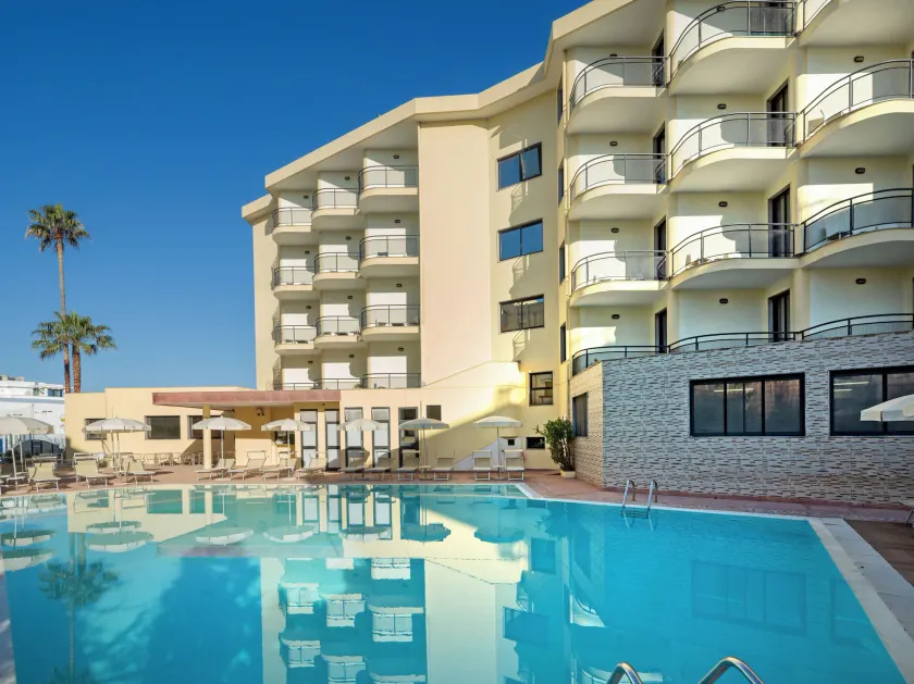 Rina Hotel - Image 1