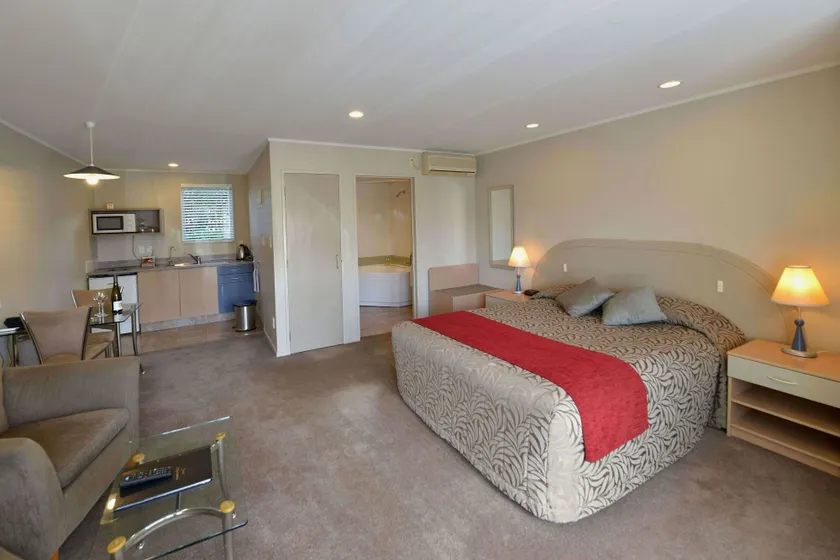 Brougham Heights Motel - Image 1
