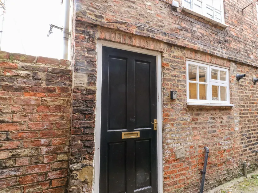 Ickle Pickle Cottage - Image 1