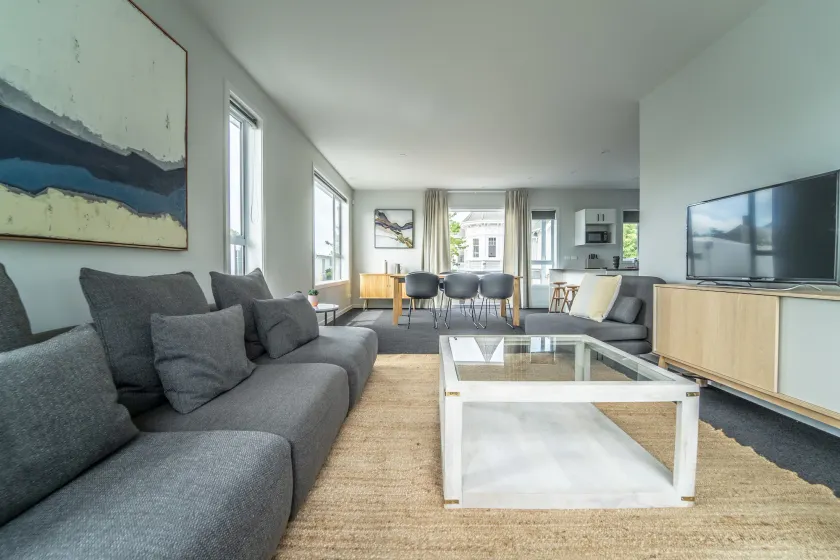 Uptown City Loft - Image 1