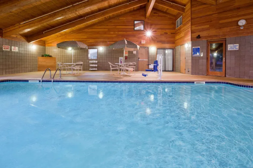 AmericInn by Wyndham Coon Rapids - Image 1