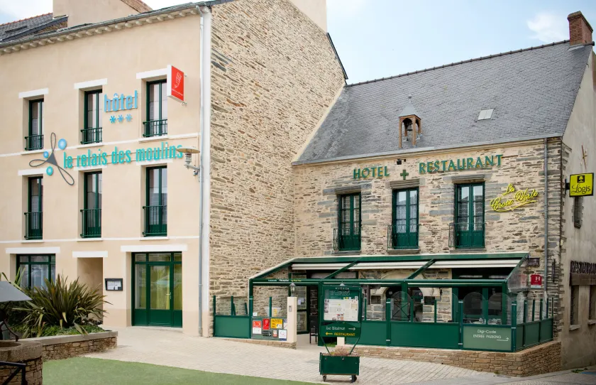 La Croix Verte - Le Relais des Moulins - Image 1