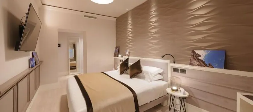 Rhea Silvia Luxury Navona - Image 1