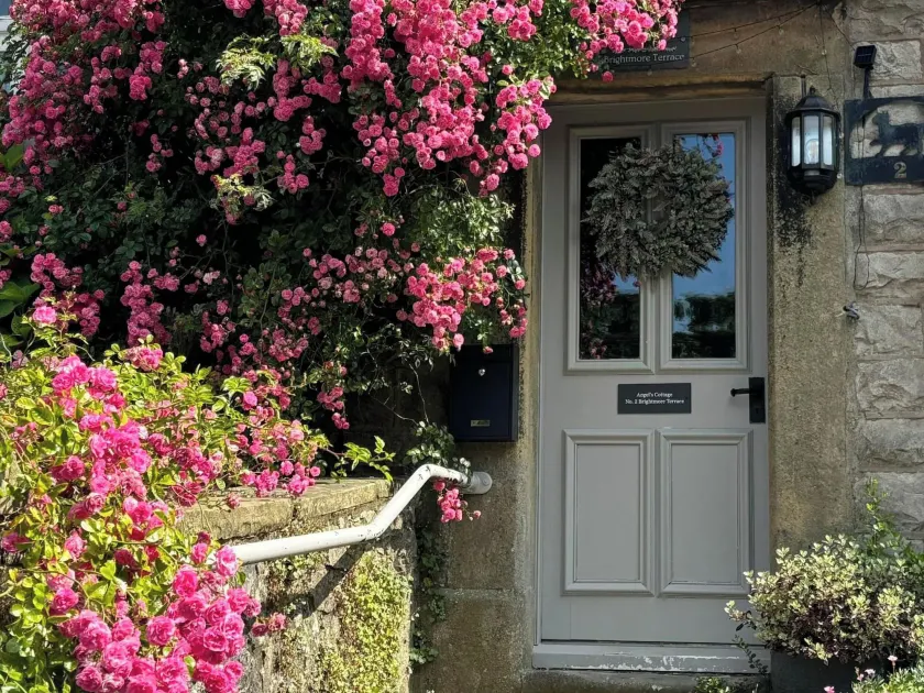Angel's Cottage - Image 1