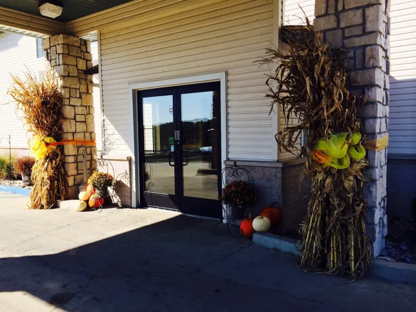 Mammoth Spring Lodge Motel - Image 1