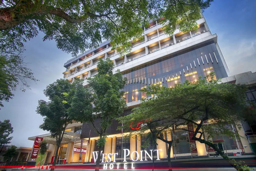 West Point Hotel - Image 1