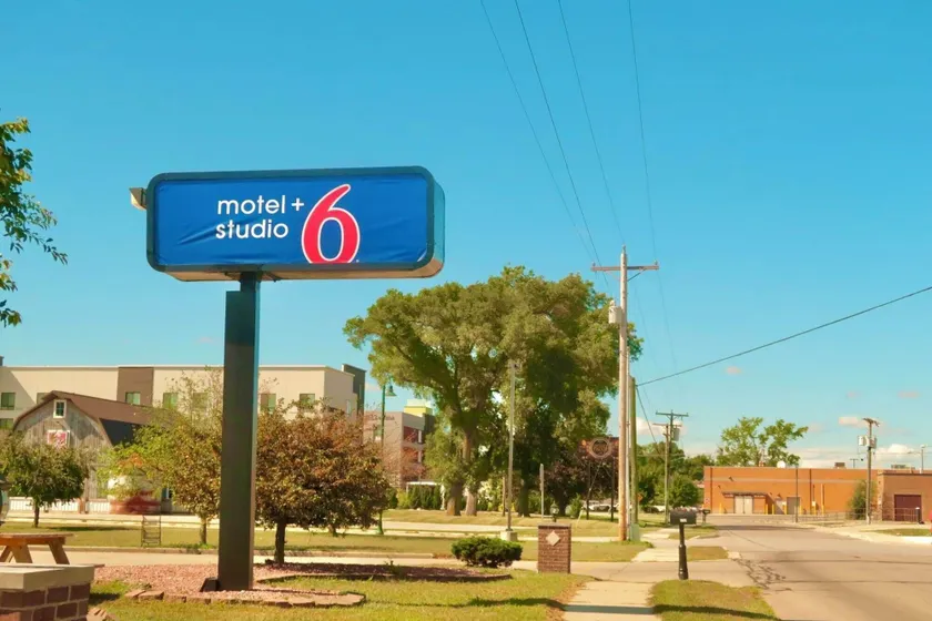 Motel 6 Elkhart, IN - Image 1