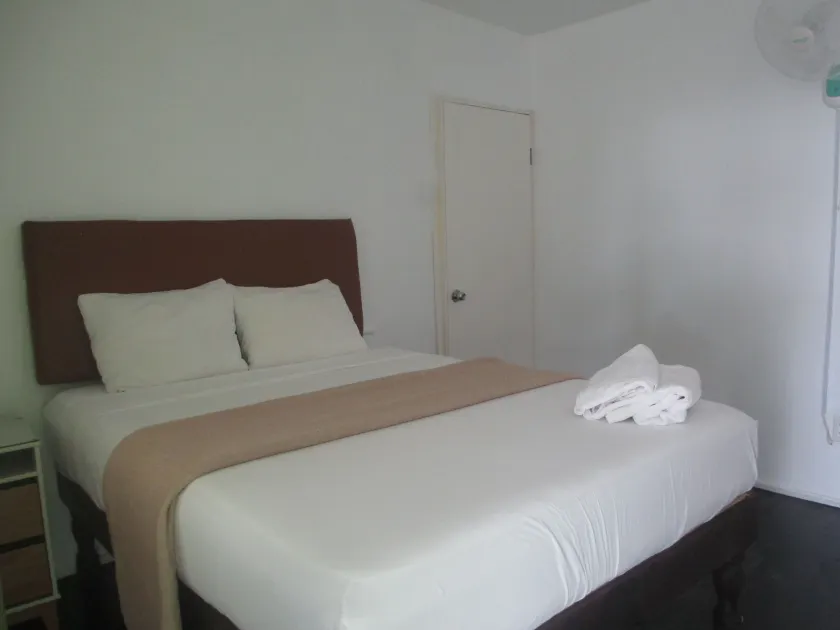 Kingsworth Bed and Breakfast - Image 1