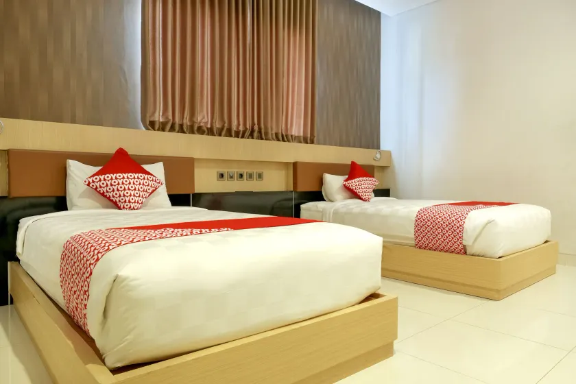 Sans Vibes Hotel Grand Omah Sastro Gejayan - Image 1