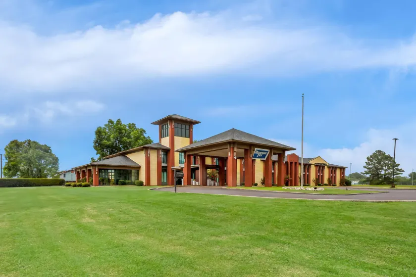 Rodeway Inn West Point, MS - Image 1
