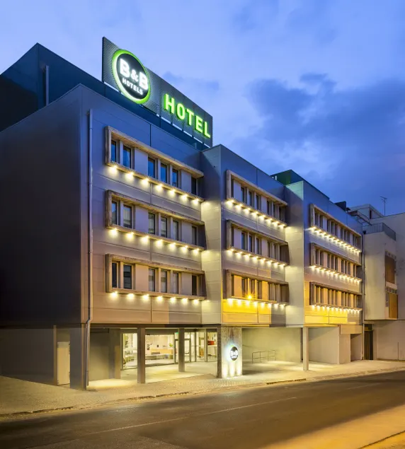 B&B HOTEL Lisboa Aeroporto - Image 1