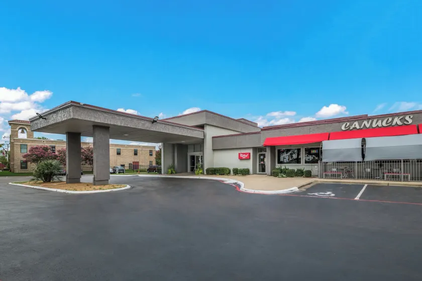 Red Roof Inn Lewisville - Image 1