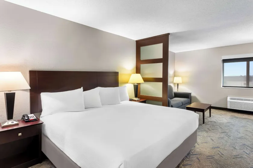 Best Western Oswego Hotel - Image 1