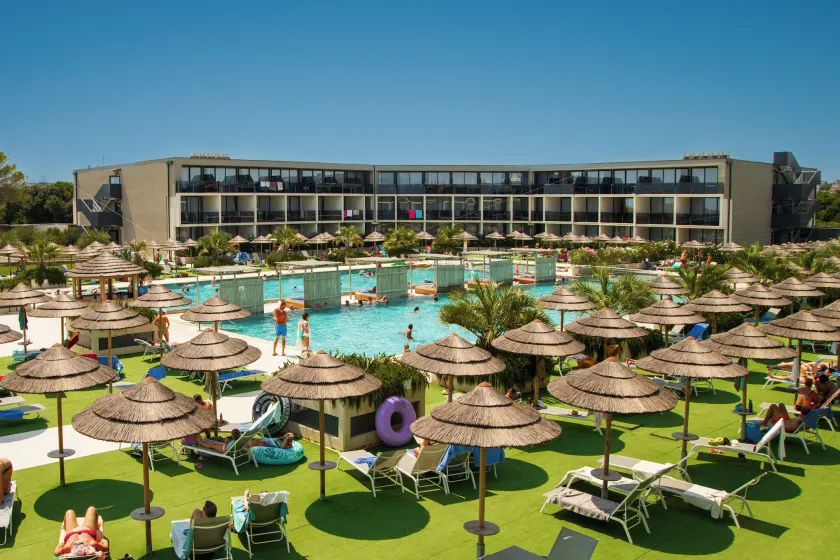 Resort Del Mar Emotion - Image 1