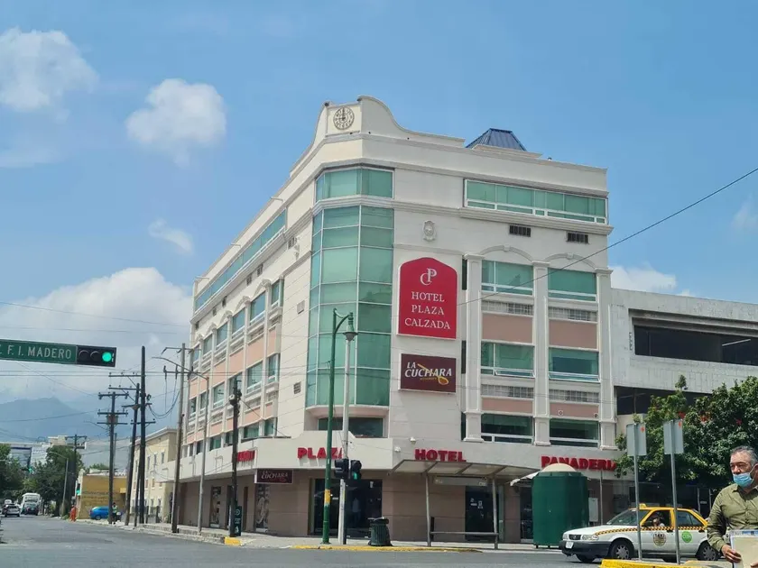 Hotel Plaza Calzada - Image 1