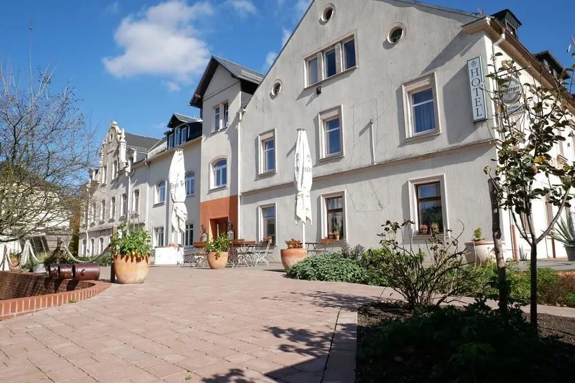 Hotel Garni Brauhof Niederwiesa - Image 1