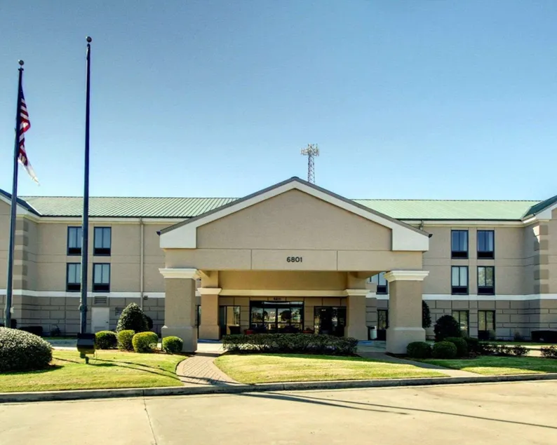 Comfort Inn & Suites Moss Point Pascagoula - Image 1