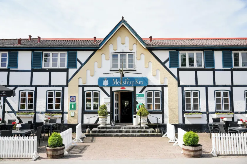 Hotel Menstrup Kro - Image 1