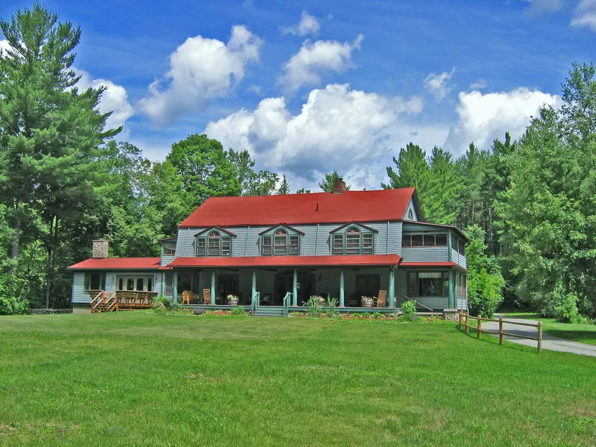 Trail's End Inn - Image 1