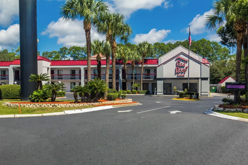 Red Roof Inn Kingsland - Image 1