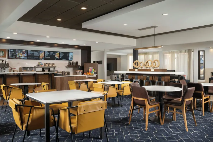 Courtyard by Marriott Albuquerque Airport - Image 1