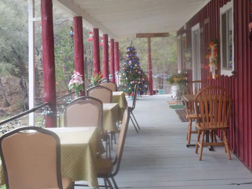 Yosemite Paradise Inn - Image 1