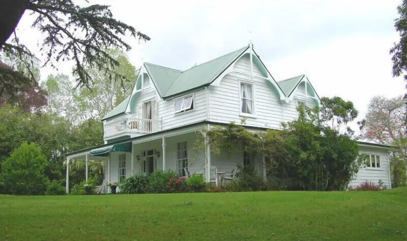 Paheke Boutique Lodge - Image 1