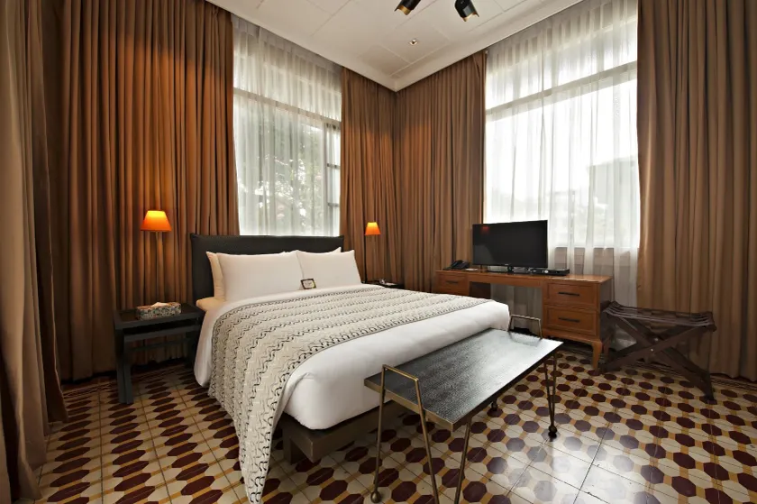 The Henry Hotel Manila - Image 1