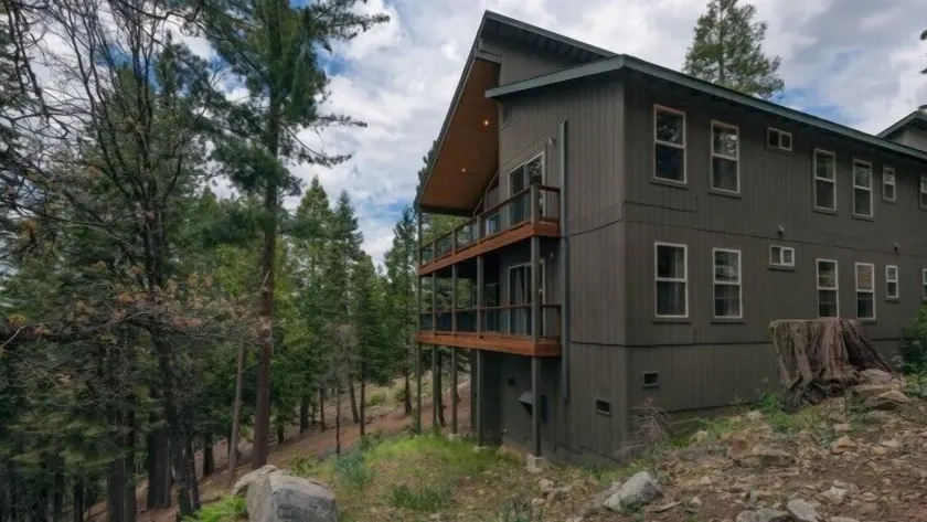 Scenic Wonders Falcon's Nest 3 Bedrooms - Image 1