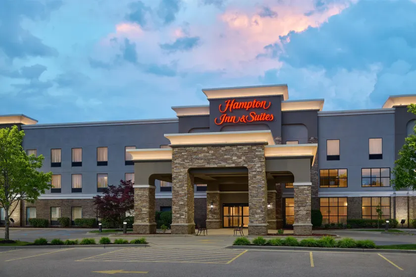 Hampton Inn & Suites Detroit/Sterling Heights - Image 1