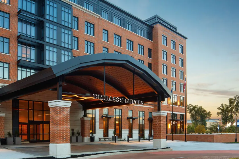 Embassy Suites by Hilton South Bend at Notre Dame - Image 1