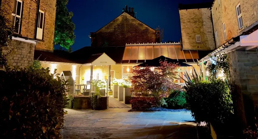 Herriots Hotel - Image 1