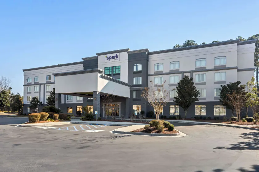 Spark by Hilton Port Wentworth Savannah - Image 1
