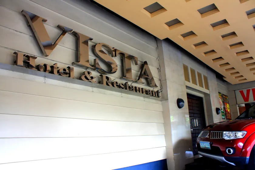 Vista Hotel Recto - Image 1