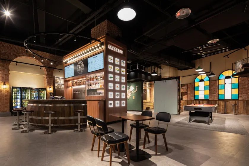 Qingdao Desti Youth Hostel-24H Reception&English Service& Cafe& Bar& Luggage Storage& Large Public Area - Image 1