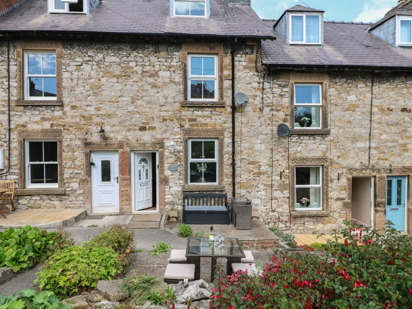 Longstone View - Image 1
