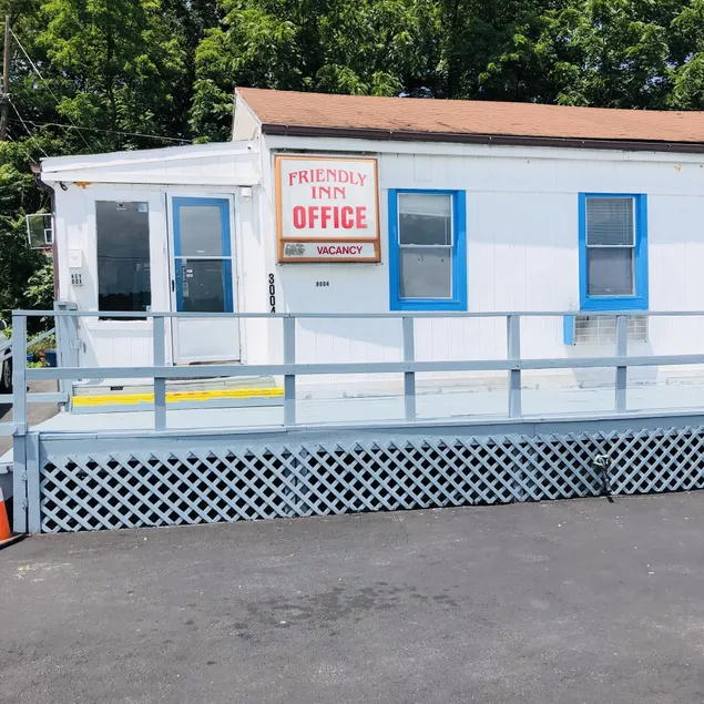 Friendly Inn Motel - Image 1