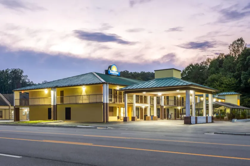 Days Inn by Wyndham Murphy - Image 1