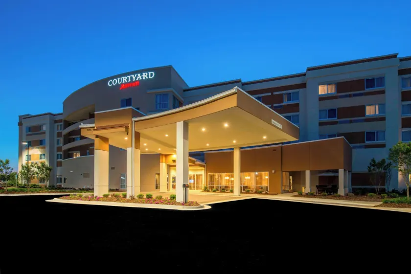 Courtyard by Marriott Columbus - Image 1
