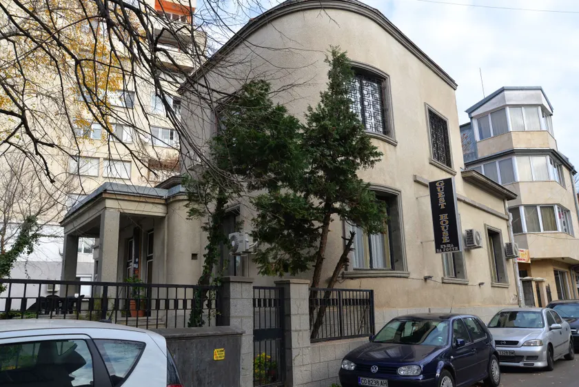 The English Guest House - Image 1