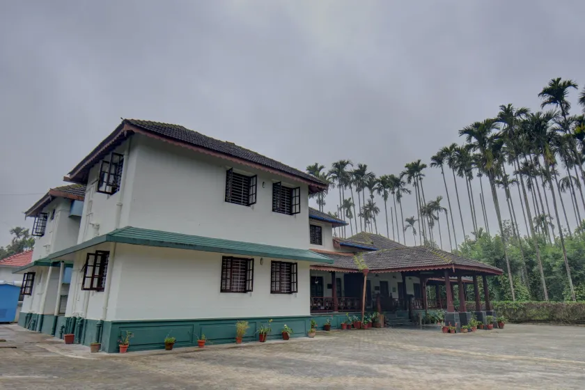 Siddhanta manor - Image 1