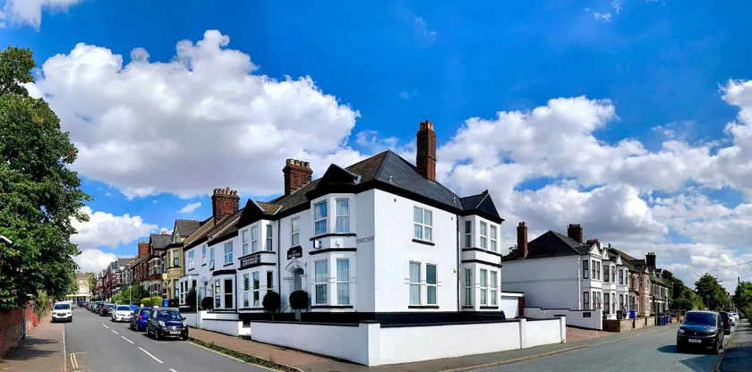 Marlborough Hotel - Image 1
