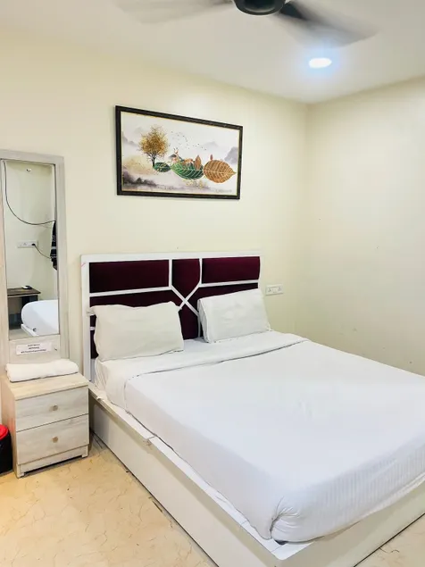 Hotel VYS INN - Image 1