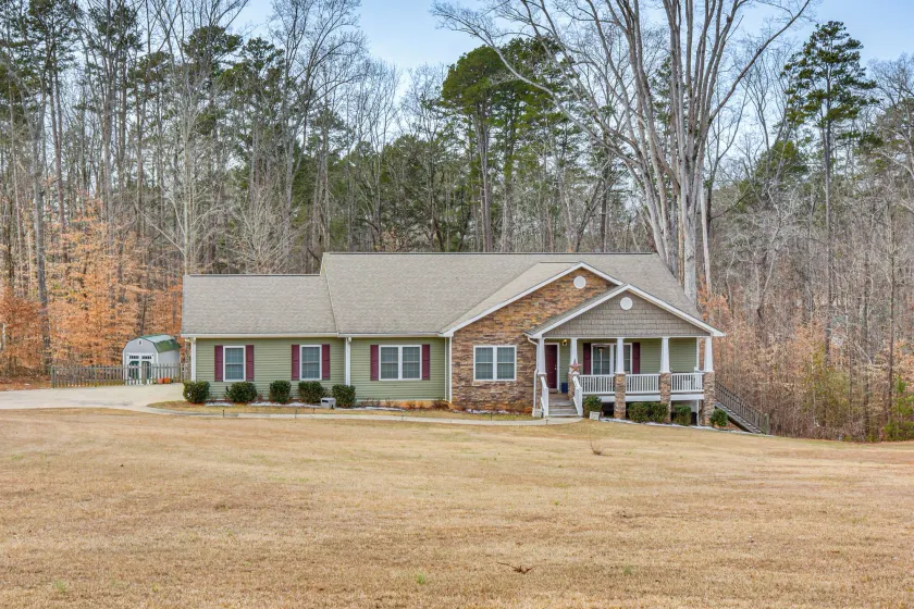 Waterfront Lake Hartwell Retreat w/ Indoor Hot Tub - Image 1