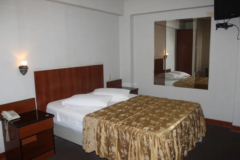 Hostal Bond - Image 1