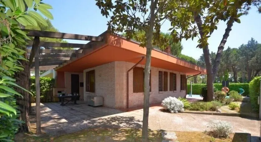 Villa Riva Beachfront - Image 1