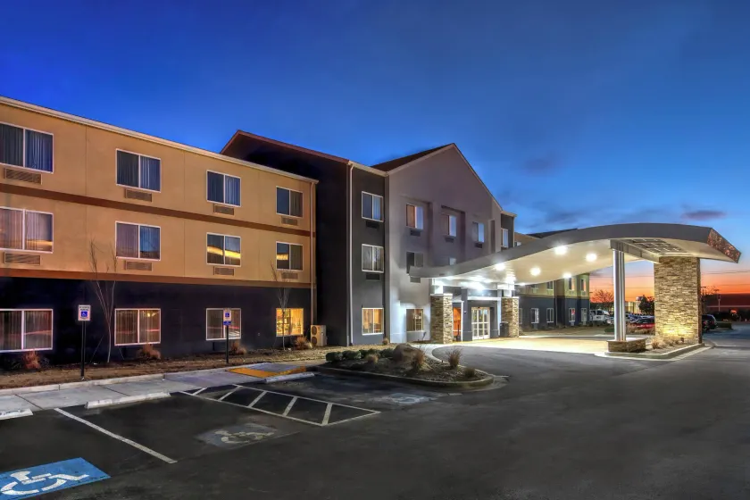 Fairfield Inn & Suites Memphis Southaven - Image 1