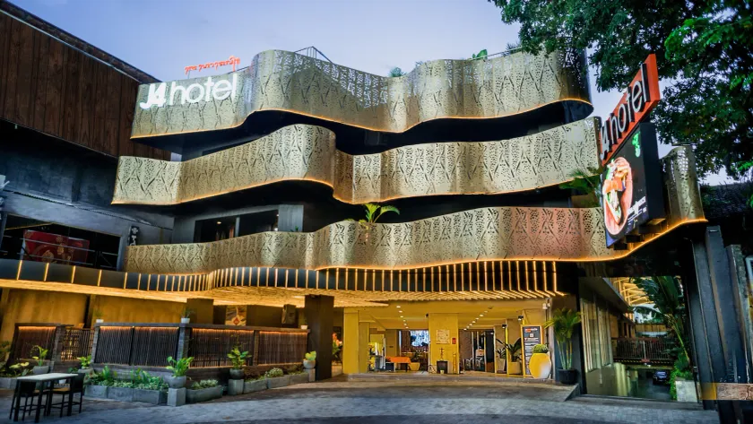 J4 Hotels Legian - Image 1