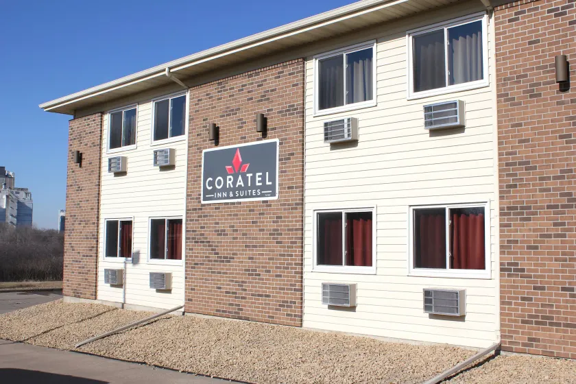 Coratel Inn & Suites by Jasper Hastings - Image 1